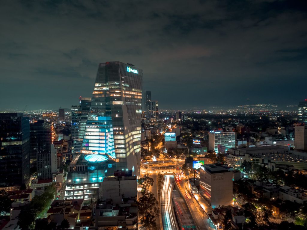 Automatiza Cotizaciones Sin Sacrificar el Trato Humano: Estrategias para PYMES Mexicanas